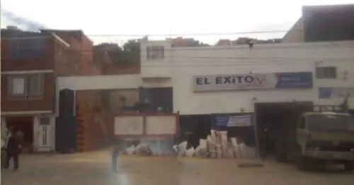 DEPOSITO Y FERRETERIA EL EXITO DEPOSITO Y FERRETERIA EL EXITO